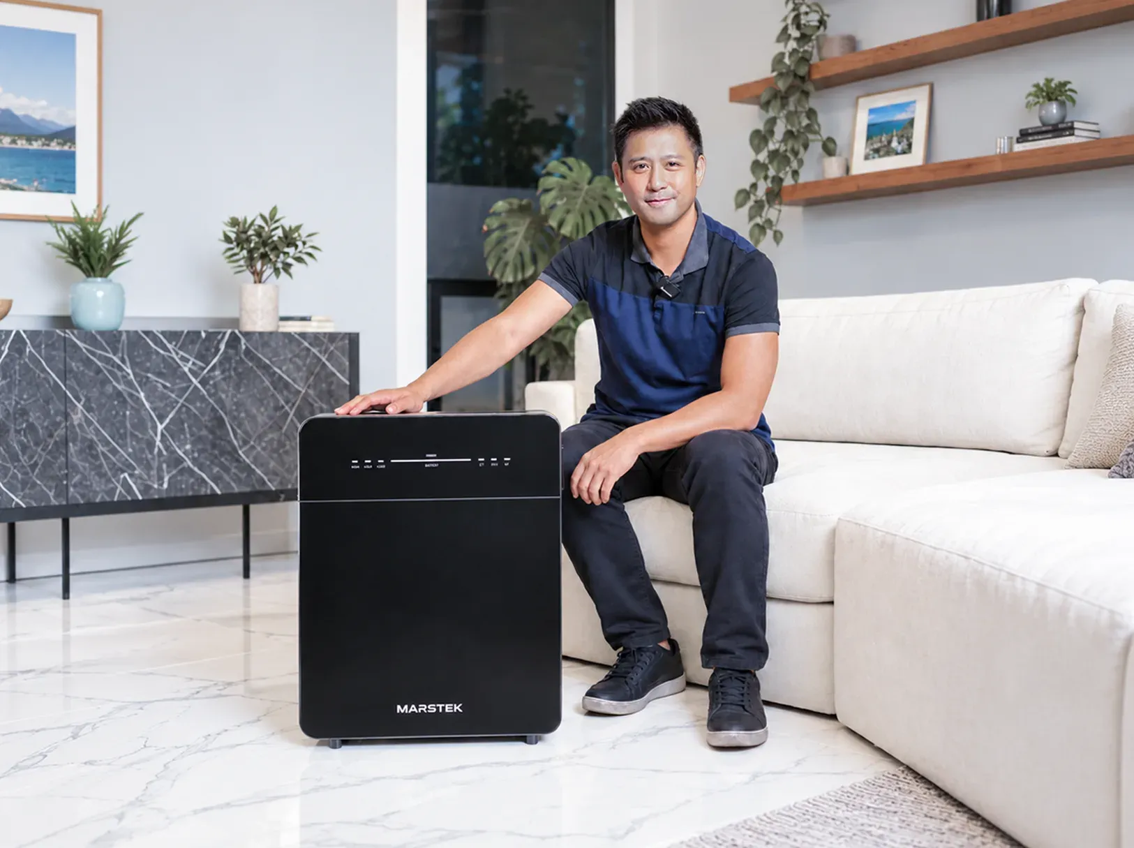 Rocco Nacino at home with a MARSTEK home battery